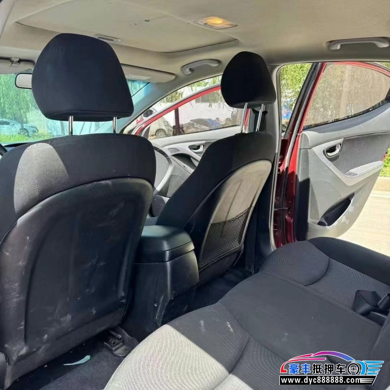 16年现代朗动轿车抵押车出售