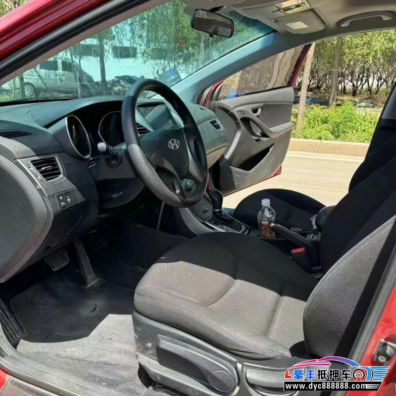 16年现代朗动轿车抵押车出售