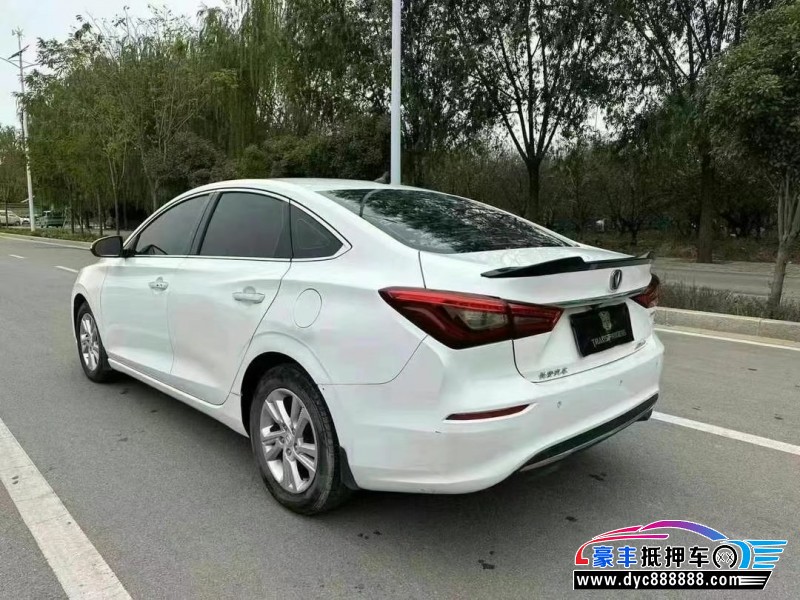 19年长安逸动轿车抵押车出售