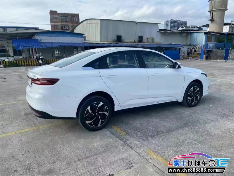 24年吉利几何轿车抵押车出售