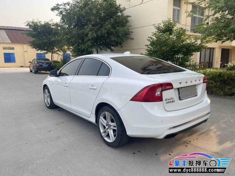 14年沃尔沃S60轿车抵押车出售