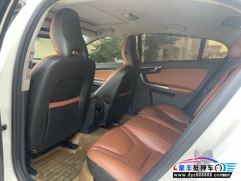 14年沃尔沃S60轿车抵押车出售