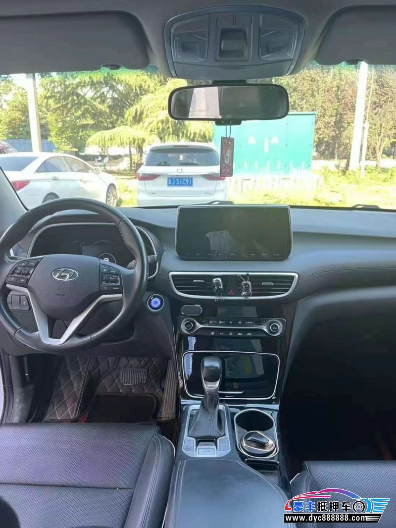 20年现代途胜轿车抵押车出售