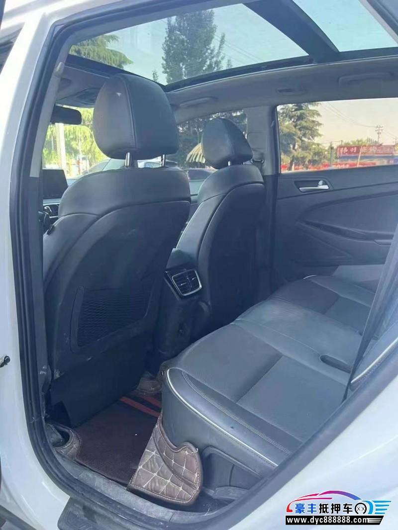 20年现代途胜轿车抵押车出售