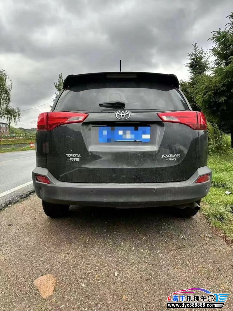 14年丰田RAV4轿车抵押车出售