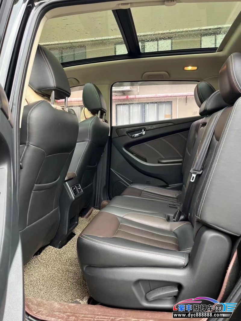 18年东风风光580轿车抵押车出售