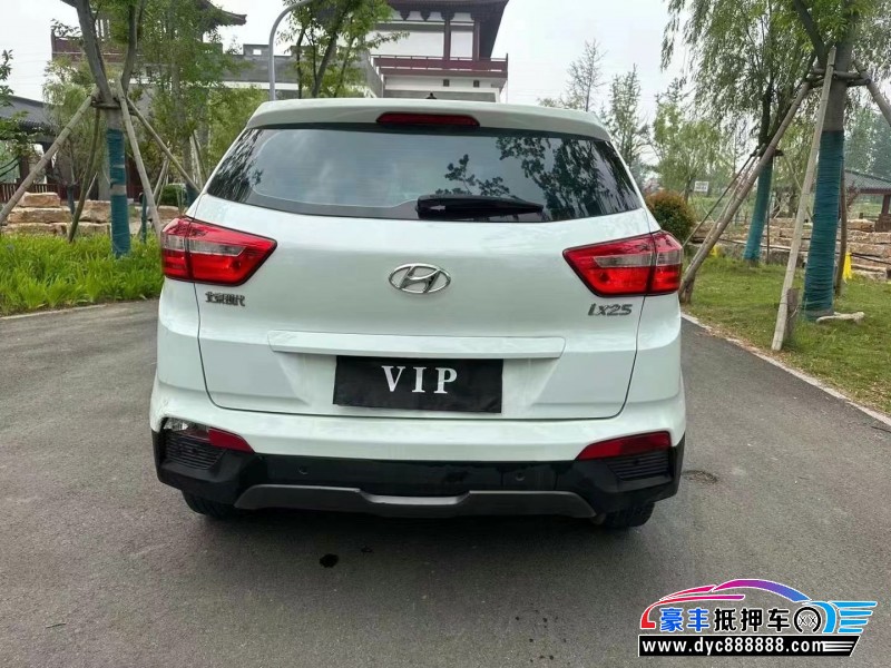 17年现代ix25轿车抵押车出售