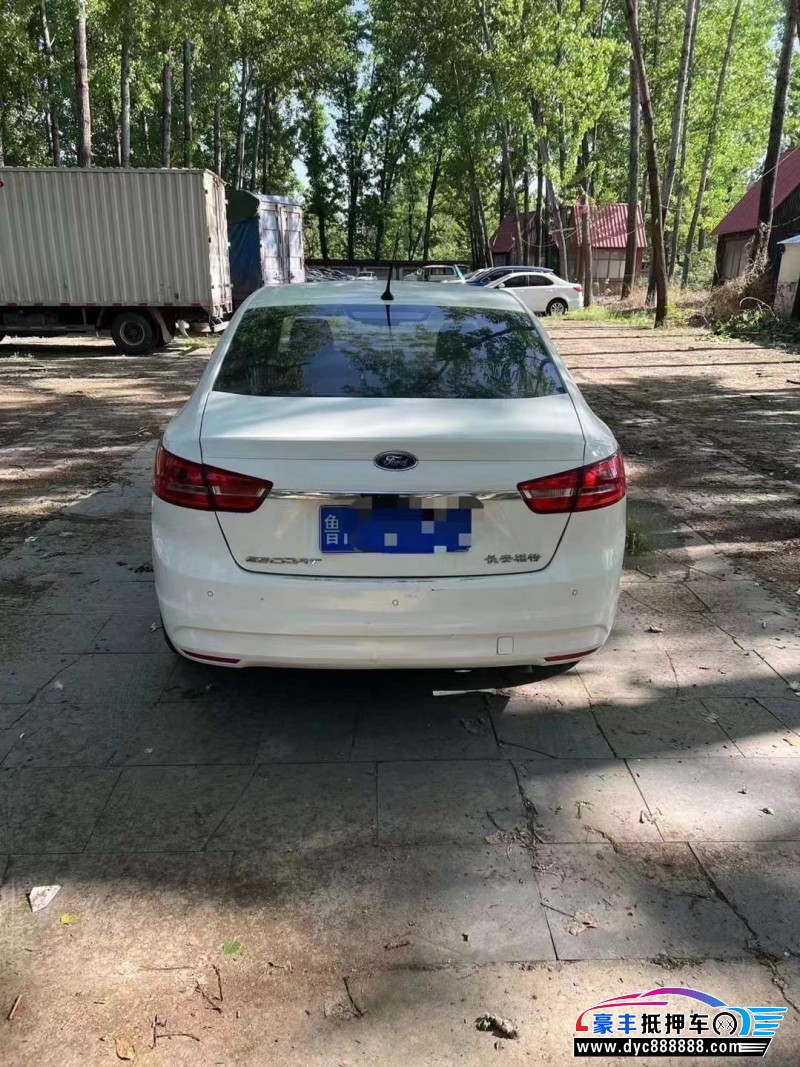 17年福特福克斯轿车抵押车出售