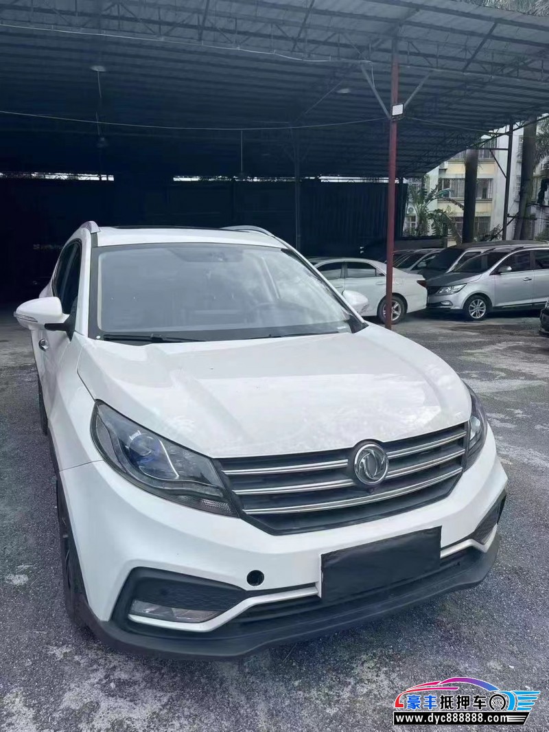 18年东风风光580轿车抵押车出售