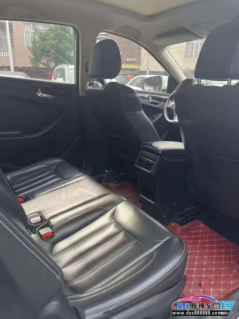 18年东风风光580轿车抵押车出售