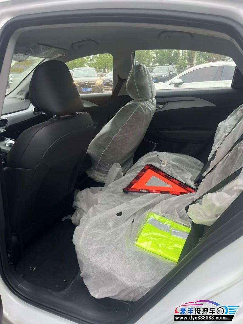 24年吉利几何轿车抵押车出售