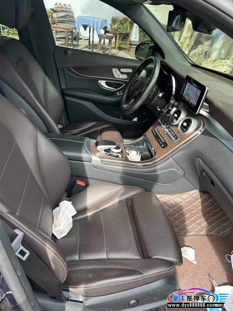 18年奔驰GLC轿车抵押车出售