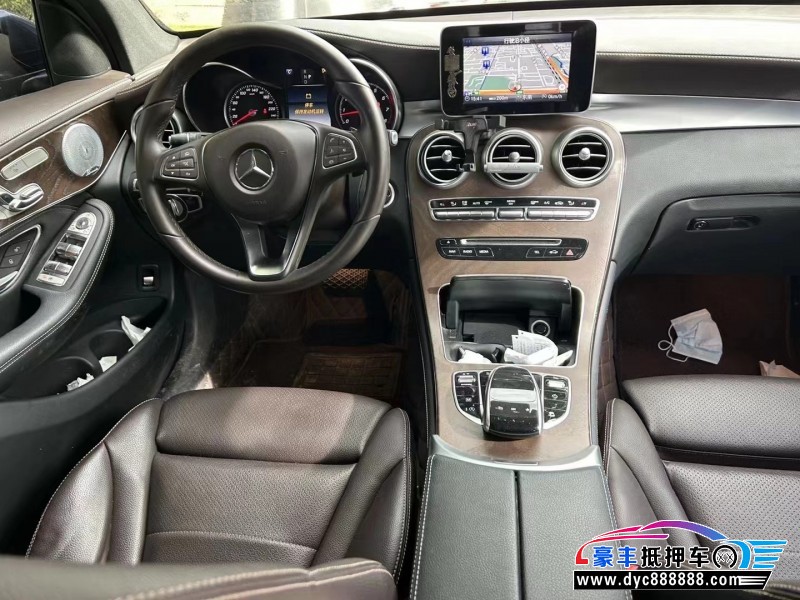 18年奔驰GLC轿车抵押车出售