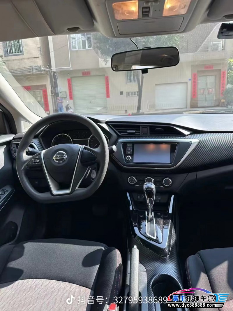 18年日产蓝鸟轿车抵押车出售