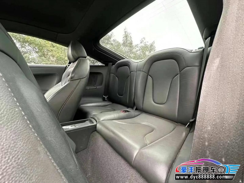 12年奥迪TT轿车抵押车出售