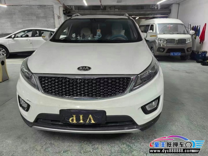 16年起亚智跑轿车抵押车出售