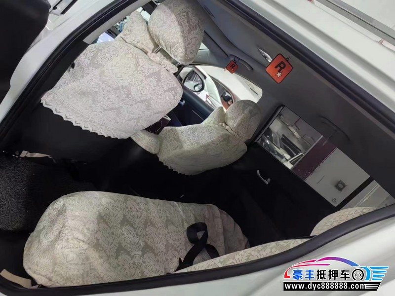 16年起亚智跑轿车抵押车出售