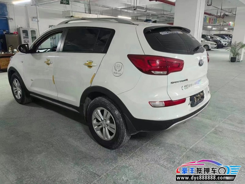 16年起亚智跑轿车抵押车出售