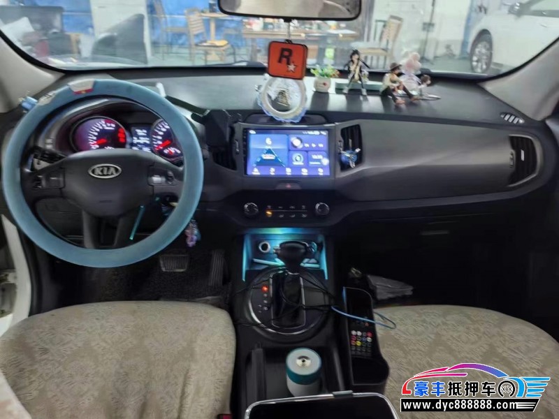 16年起亚智跑轿车抵押车出售