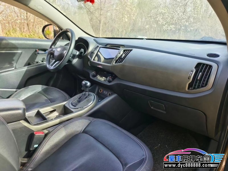 14年起亚智跑轿车抵押车出售