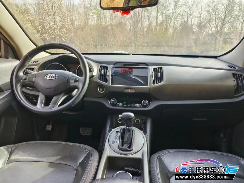 14年起亚智跑轿车抵押车出售