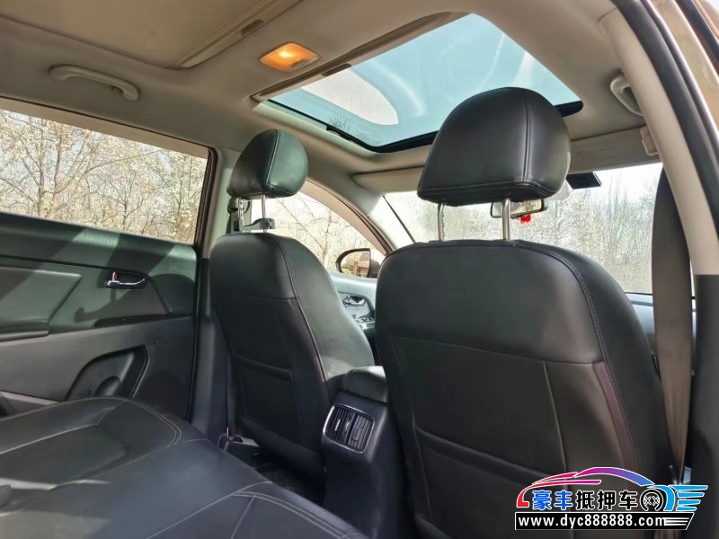 14年起亚智跑轿车抵押车出售