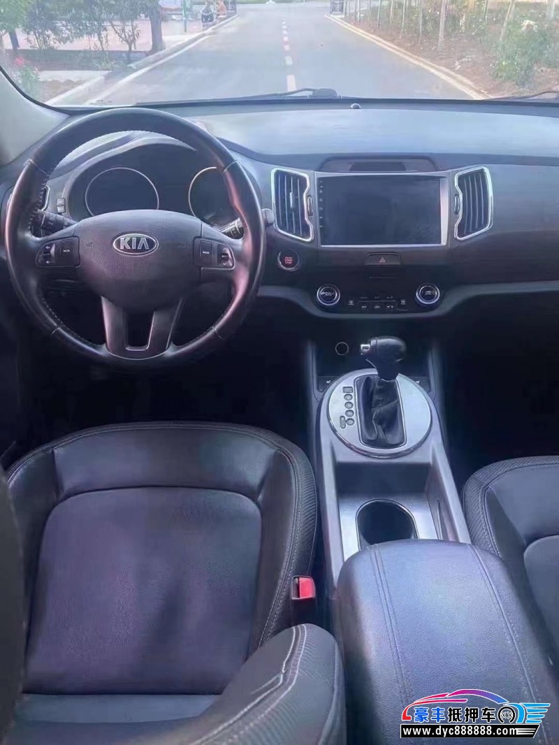 14年起亚智跑轿车抵押车出售