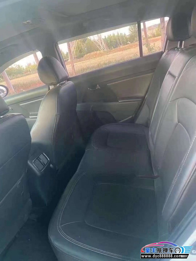 14年起亚智跑轿车抵押车出售