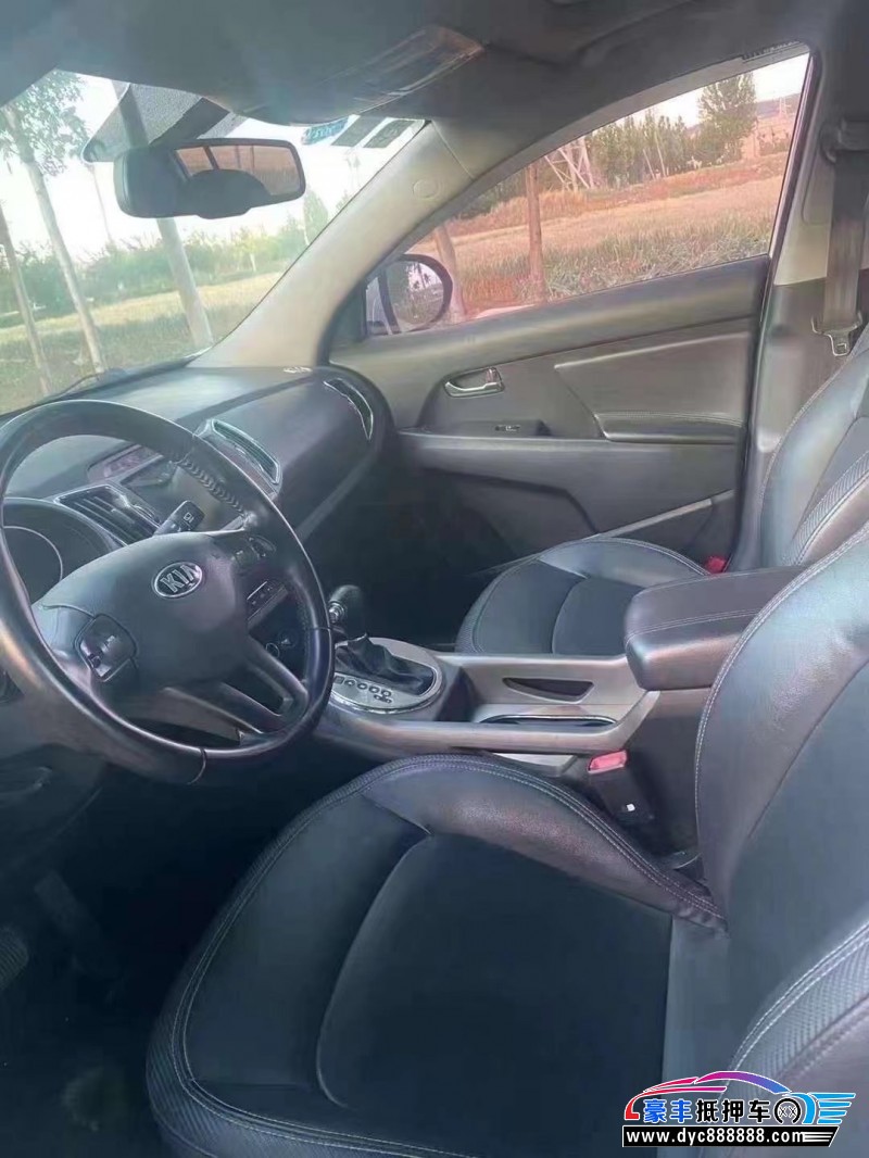 14年起亚智跑轿车抵押车出售