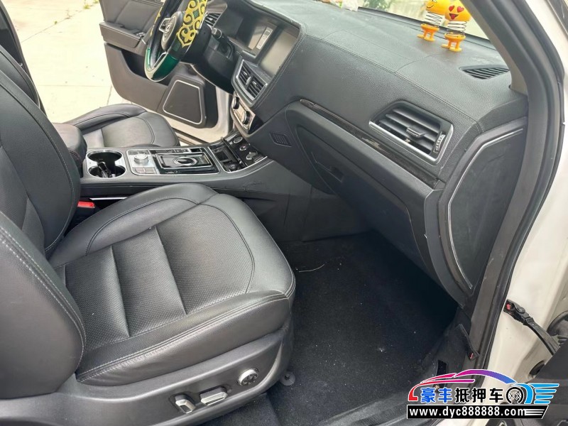 17年众泰T600轿车抵押车出售