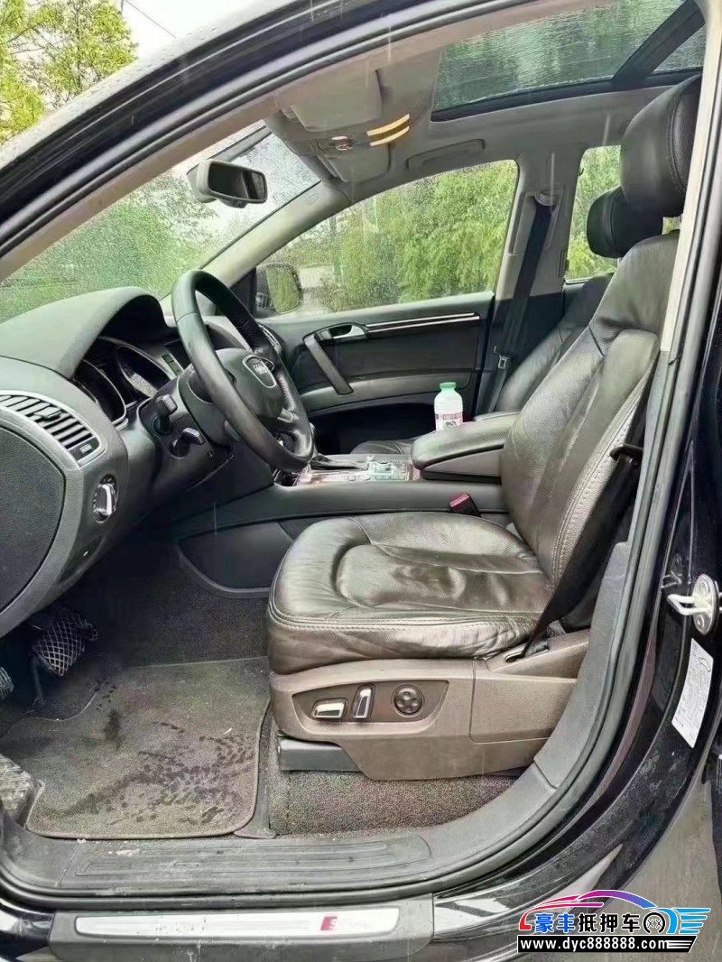 13年奥迪Q7轿车抵押车出售