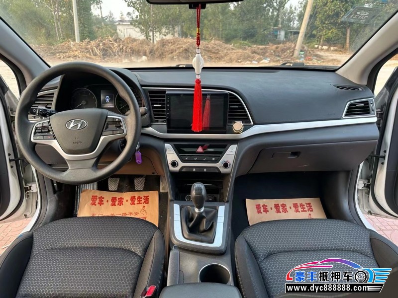 17年现代领动轿车抵押车出售