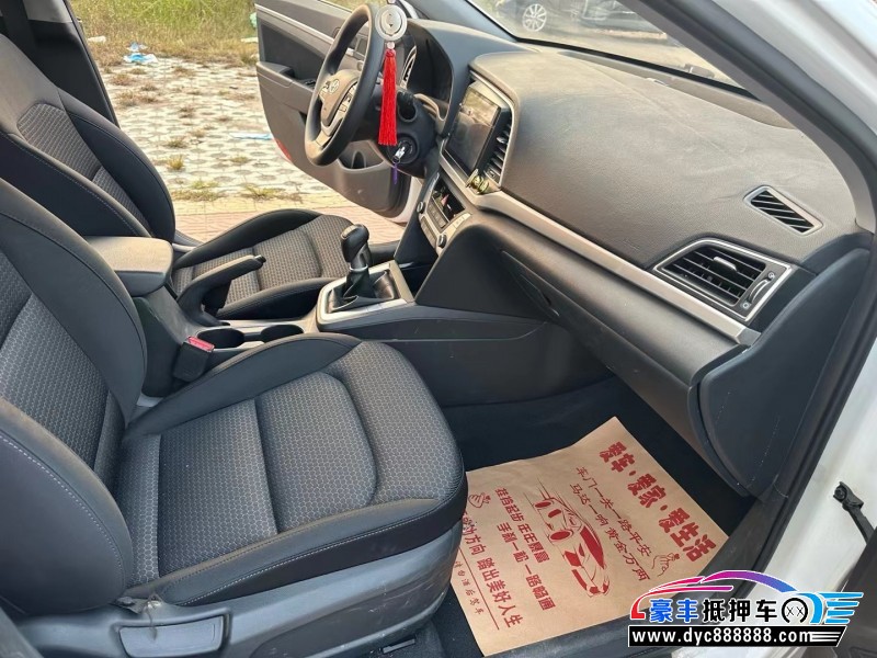 17年现代领动轿车抵押车出售