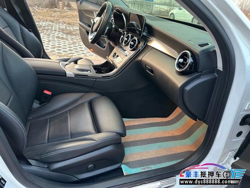 22年奔驰C轿车抵押车出售