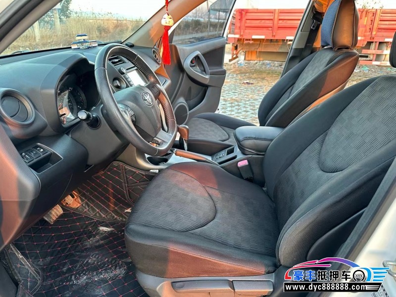 13年丰田RAV4荣放轿车抵押车出售