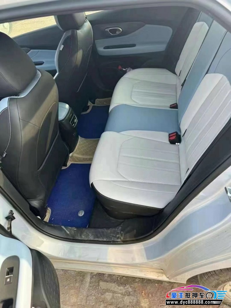 23年传祺影豹轿车抵押车出售