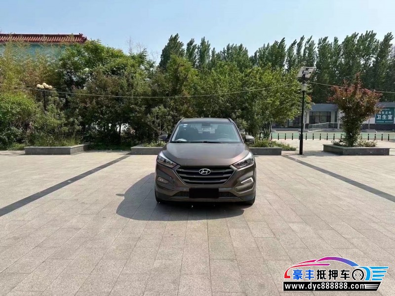 17年现代途胜轿车抵押车出售