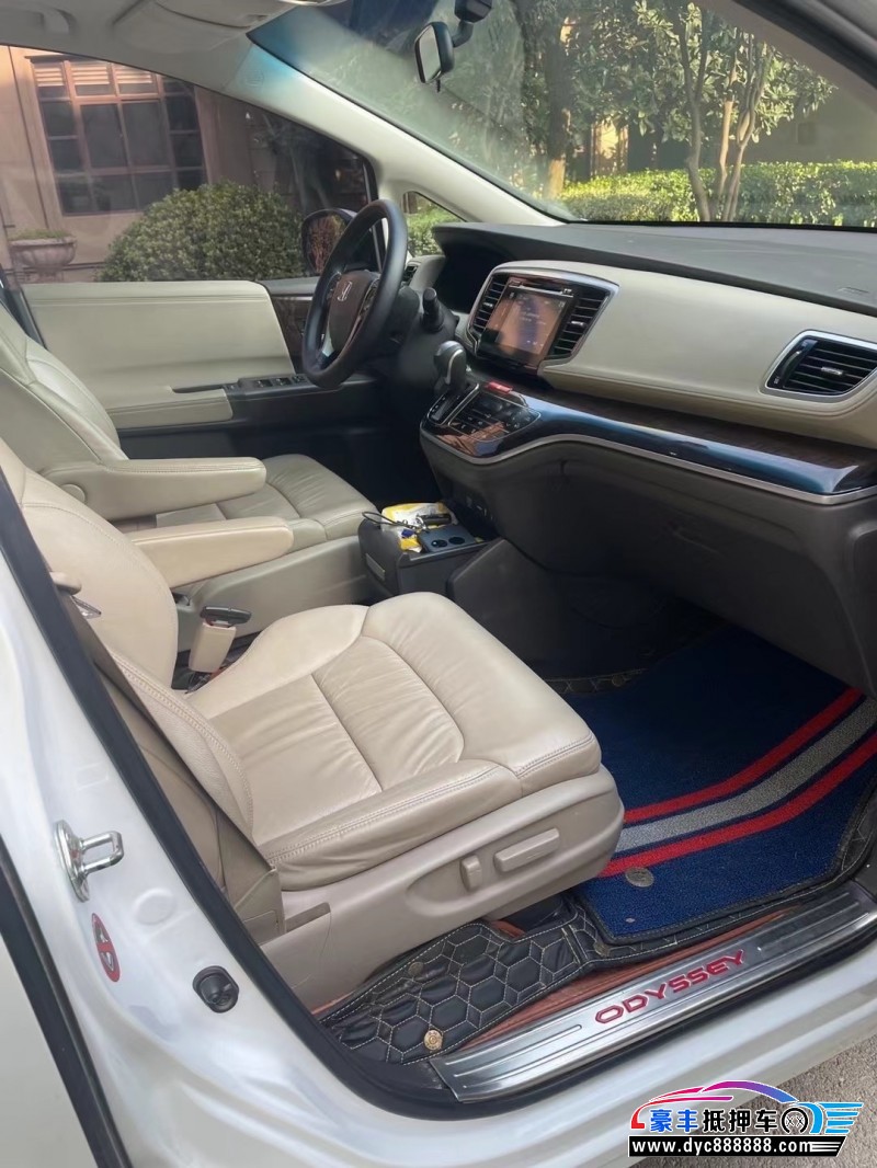 15年本田奥德赛轿车抵押车出售