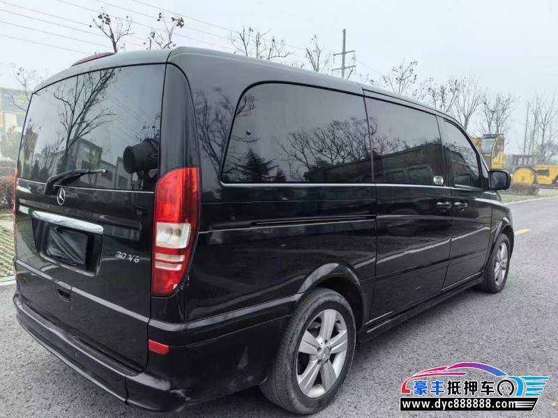 17年奔驰唯雅诺轿车抵押车出售