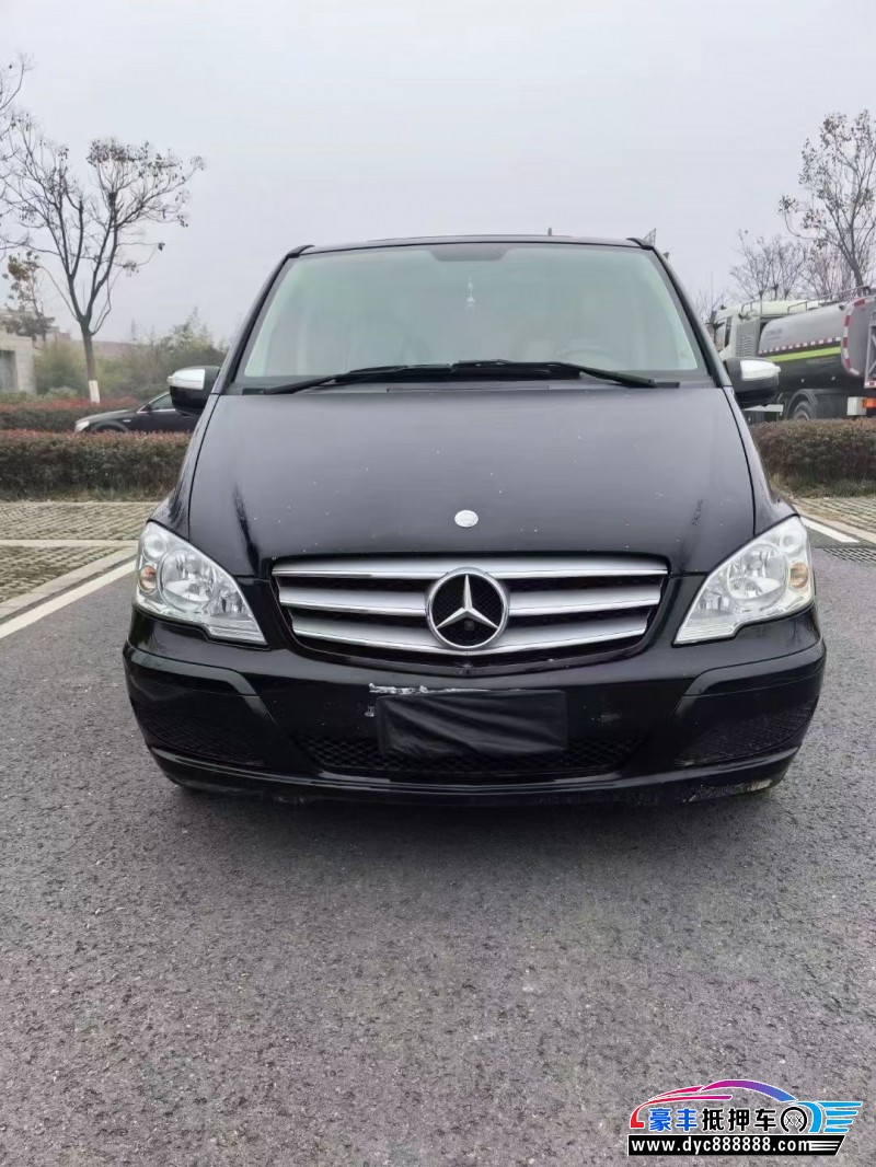 17年奔驰唯雅诺轿车抵押车出售