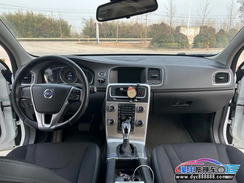 16年沃尔沃S60轿车抵押车出售