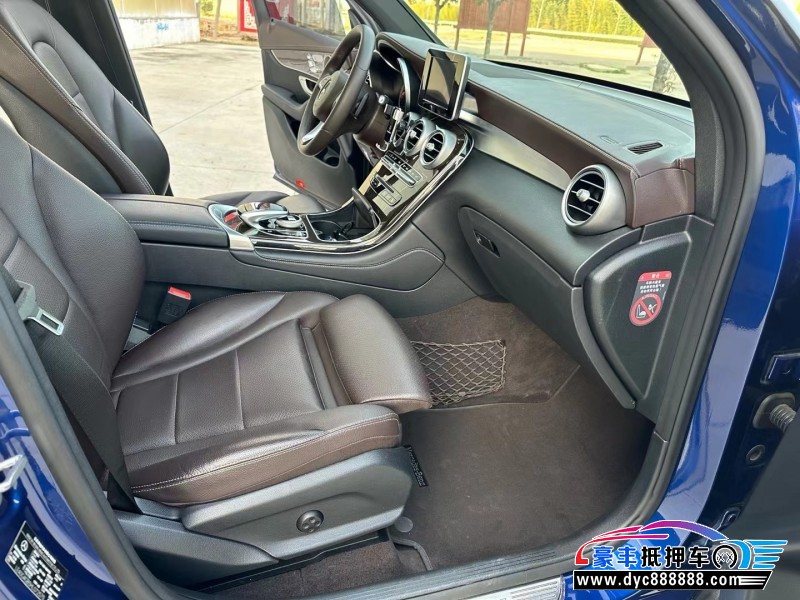 17年奔驰GLC轿车抵押车出售