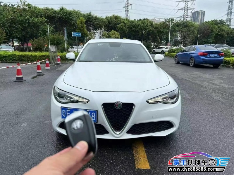 19年阿尔法·罗密欧Giulia轿车抵押车出售