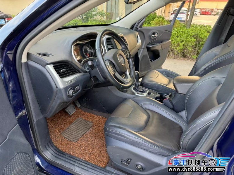 16年Jeep自由光SUV抵押车出售