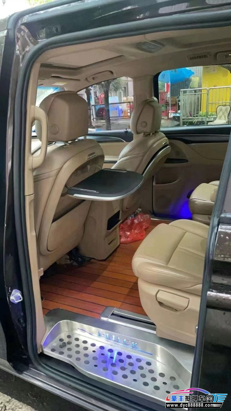 20年别克GL8轿车抵押车出售