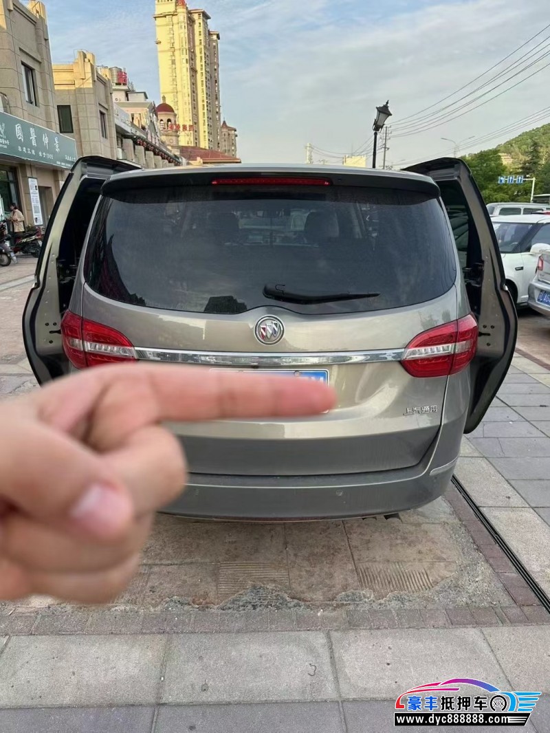 20年别克GL8轿车抵押车出售