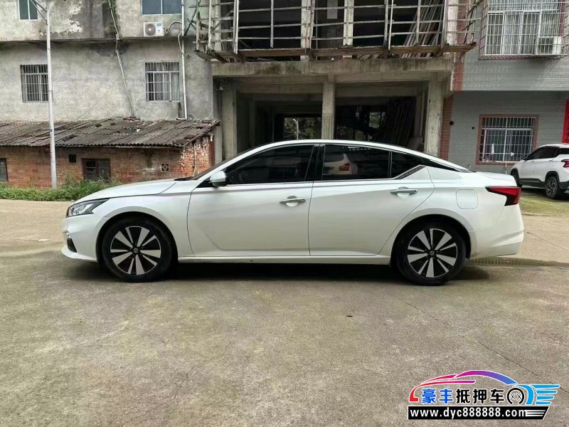 19年日产天籁轿车抵押车出售