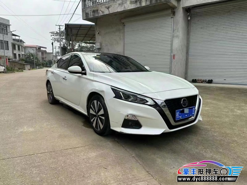 19年日产天籁轿车抵押车出售