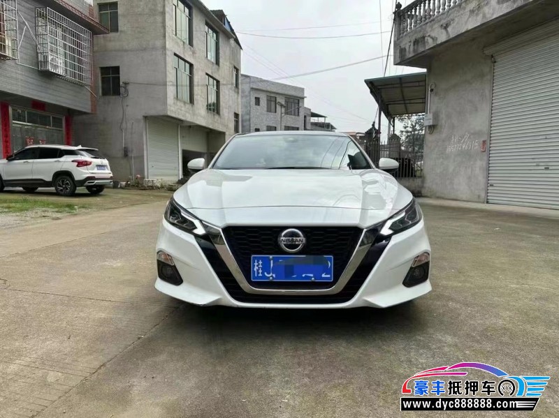 19年日产天籁轿车抵押车出售