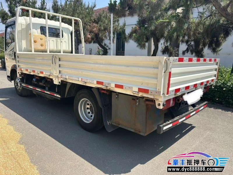 23年重汽豪沃轿车抵押车出售